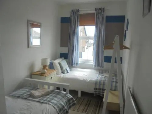 11B Beachside