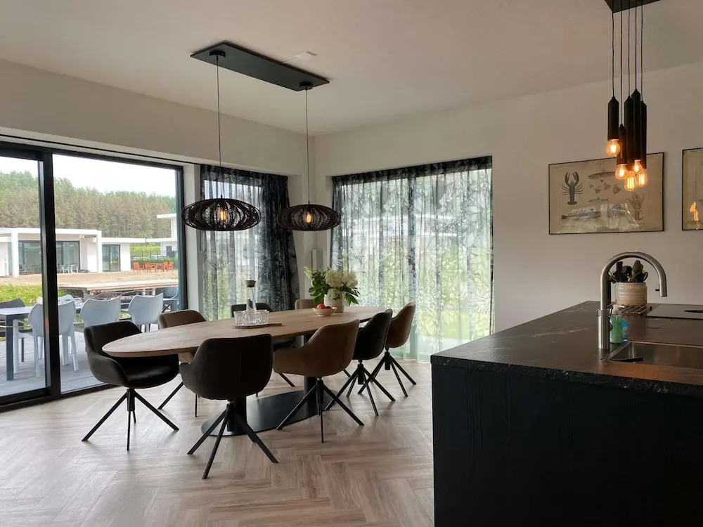 Majestic Villa in Zeewolde With Garden