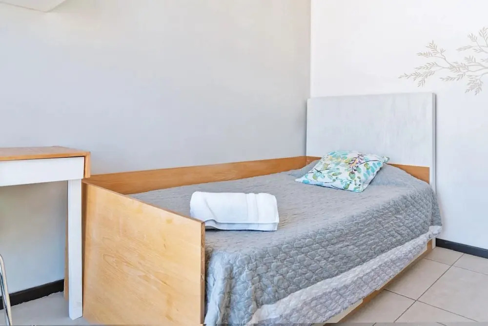 Save, pretty apt. W/playground, in Monterrey’s Center, 3 room, 1KSB, 2 SB, 2BTH. By Mty Living. S2 702