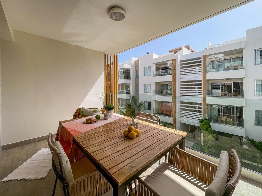 Luxury 2 bed Condo Just Steps From the Beach