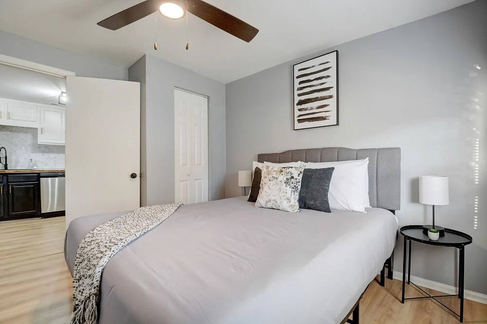 Frontdesk 2 BR House Near Cardinal Stadium