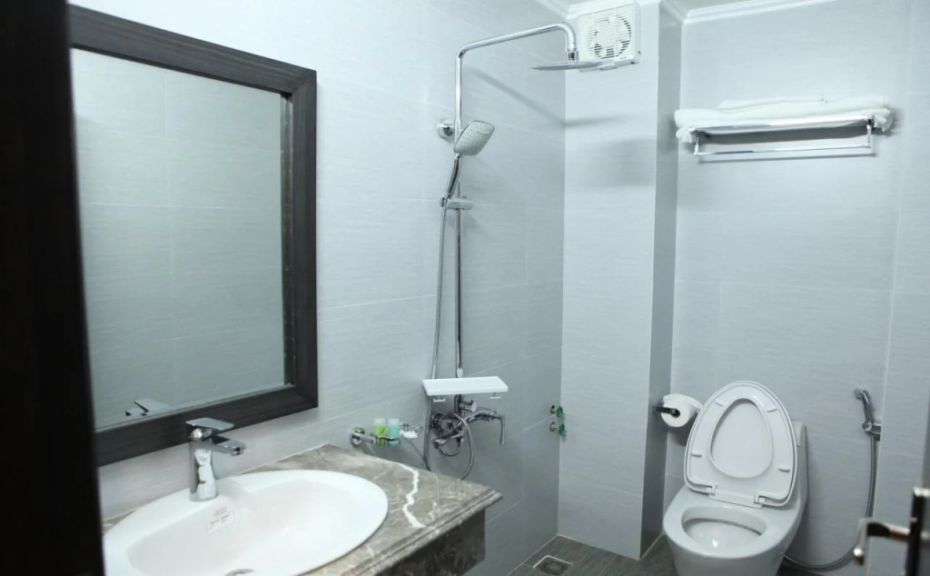 Hera Halong Hotel