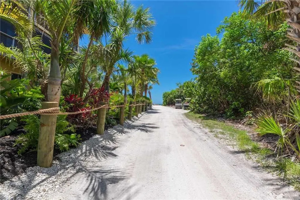 437 - LongLook Beachhouse