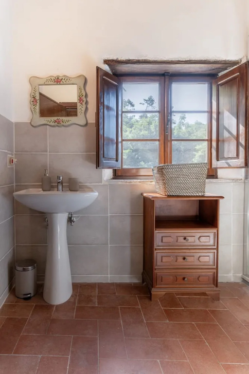Casale Rustico con Piscina Privata e Ampio Parco