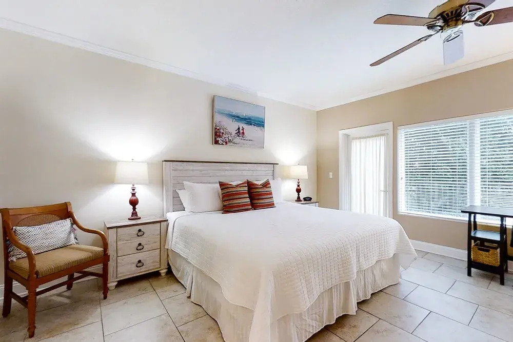 Home Near Beach With Free Wifi, Shared Pool, Central AC, Private W/D
