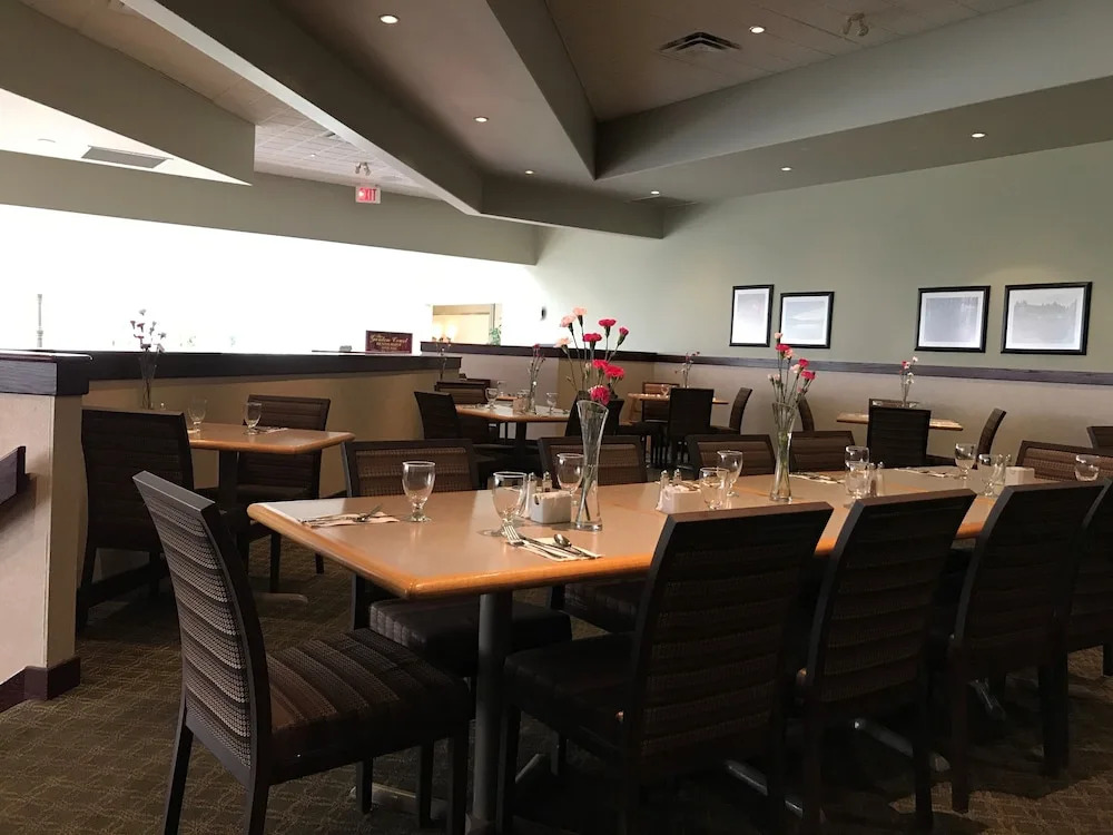 Powell River Town Centre Hotel