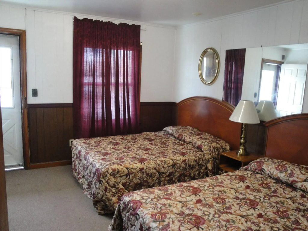 Jade Inn Motel
