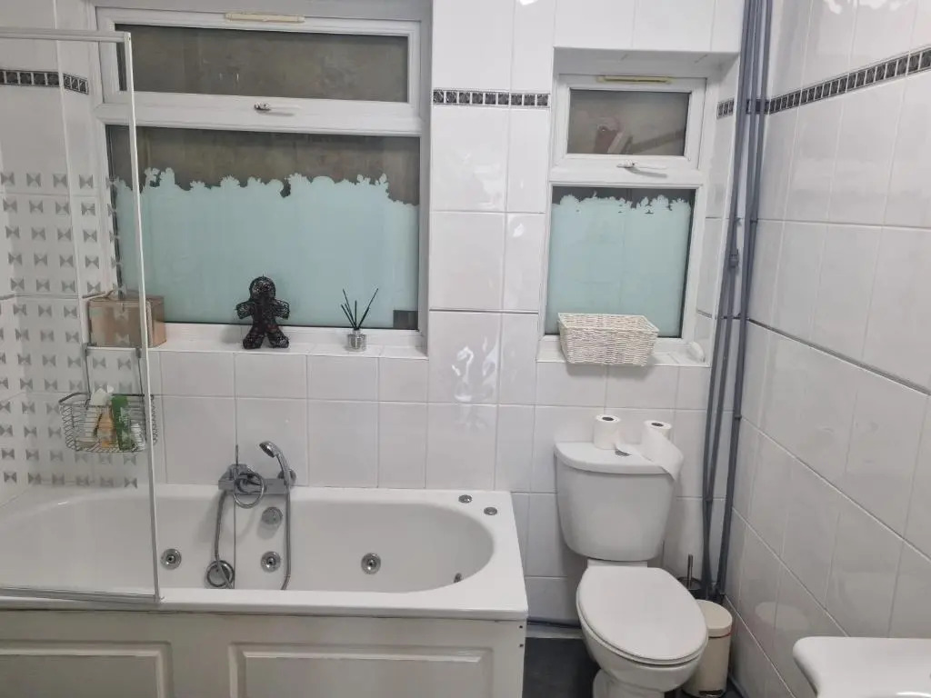 Guess bungalow wembley