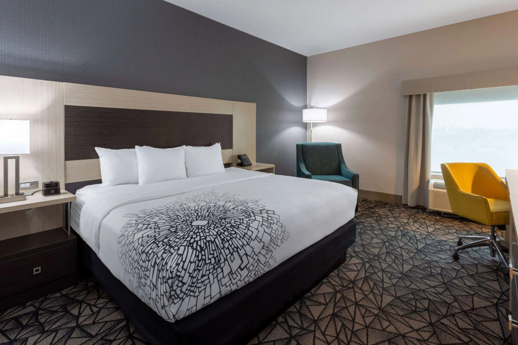 La Quinta Inn & Suites by Wyndham Shorewood