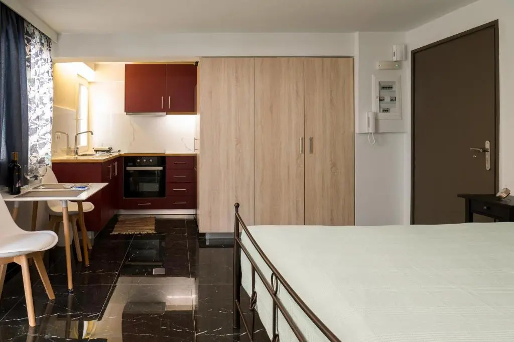 CHROMA Lodge Rafina