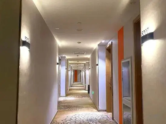 Lanxi Hotel (Tianjin Armed Police Hospital Shaliu South Road Subway Station)