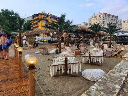 Supreme Beach Apartments