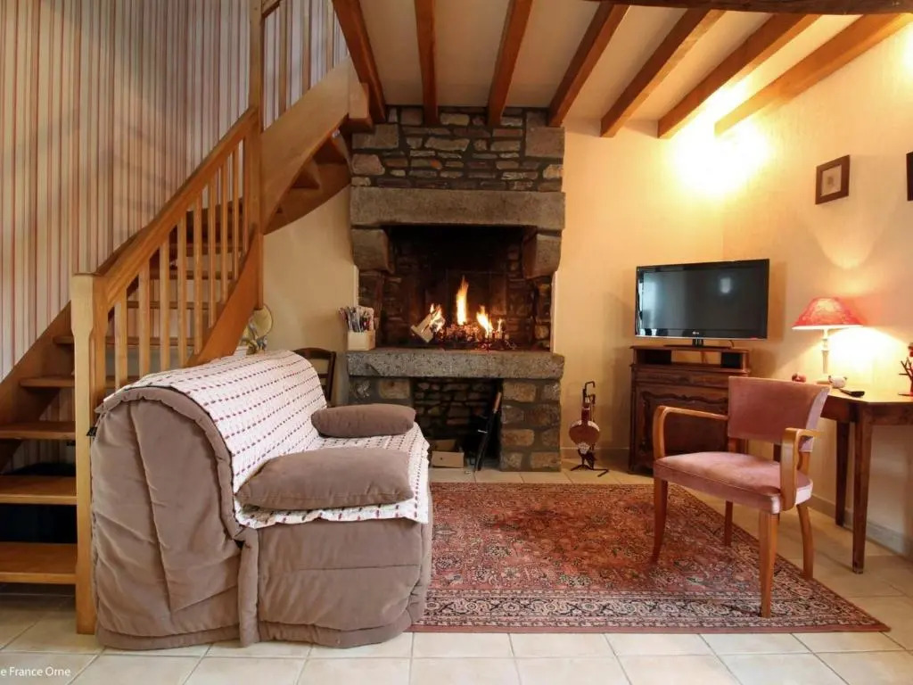 Maison chaleureuse avec WIFI et animaux acceptés près du Mont de Cerisy - FR-1-497-40