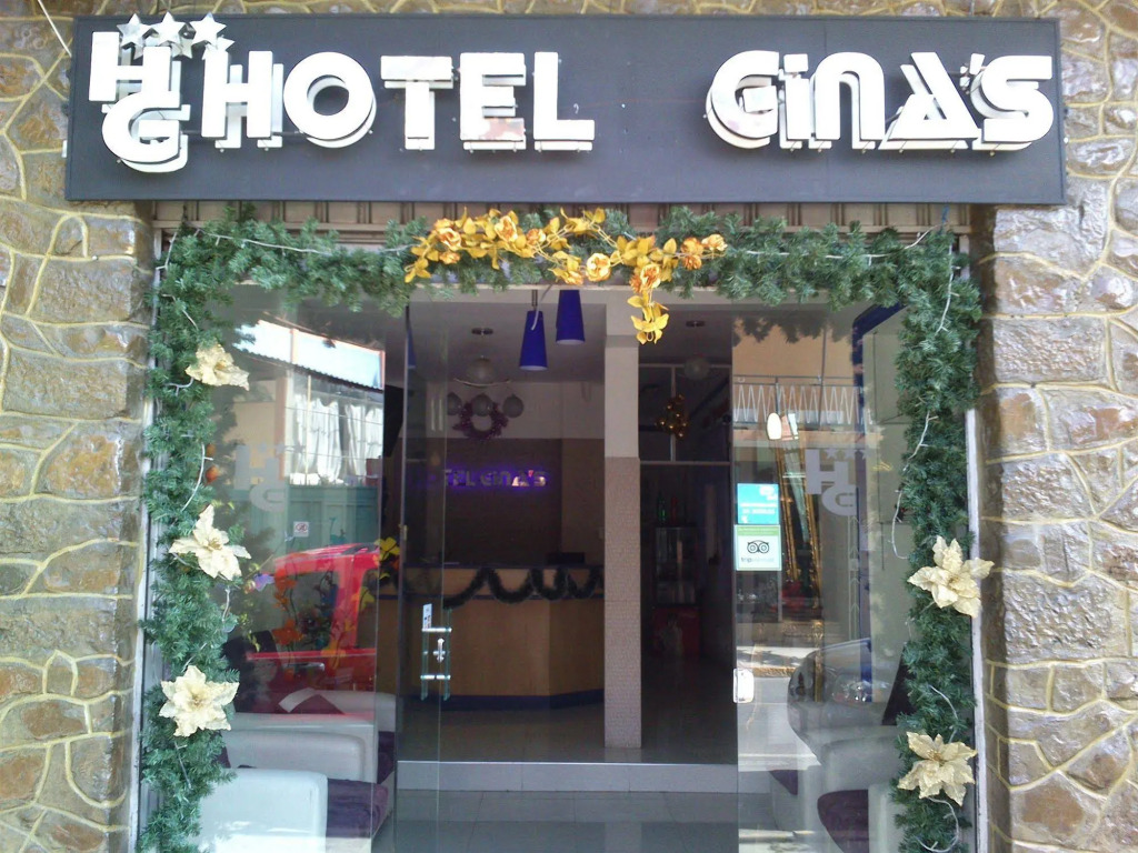 Gina's Hotel