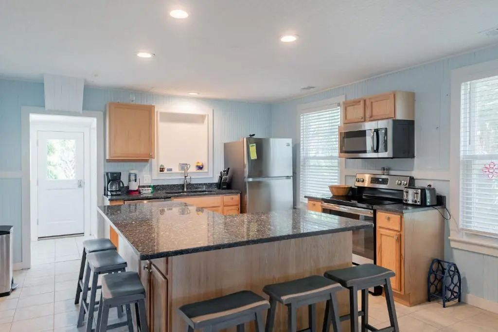 306 E Arctic Ave.