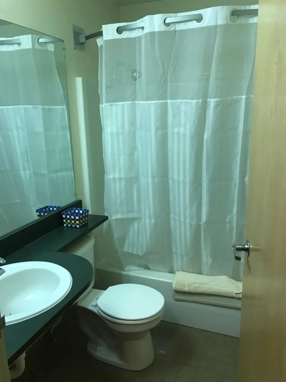 Rodeway Inn & Suites