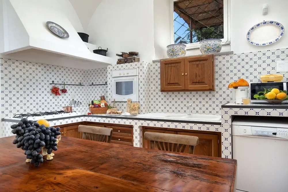 Antique Villa Lucia by Feeling Italy in Town Center with Pool Sea Views and Daily Housekeeping