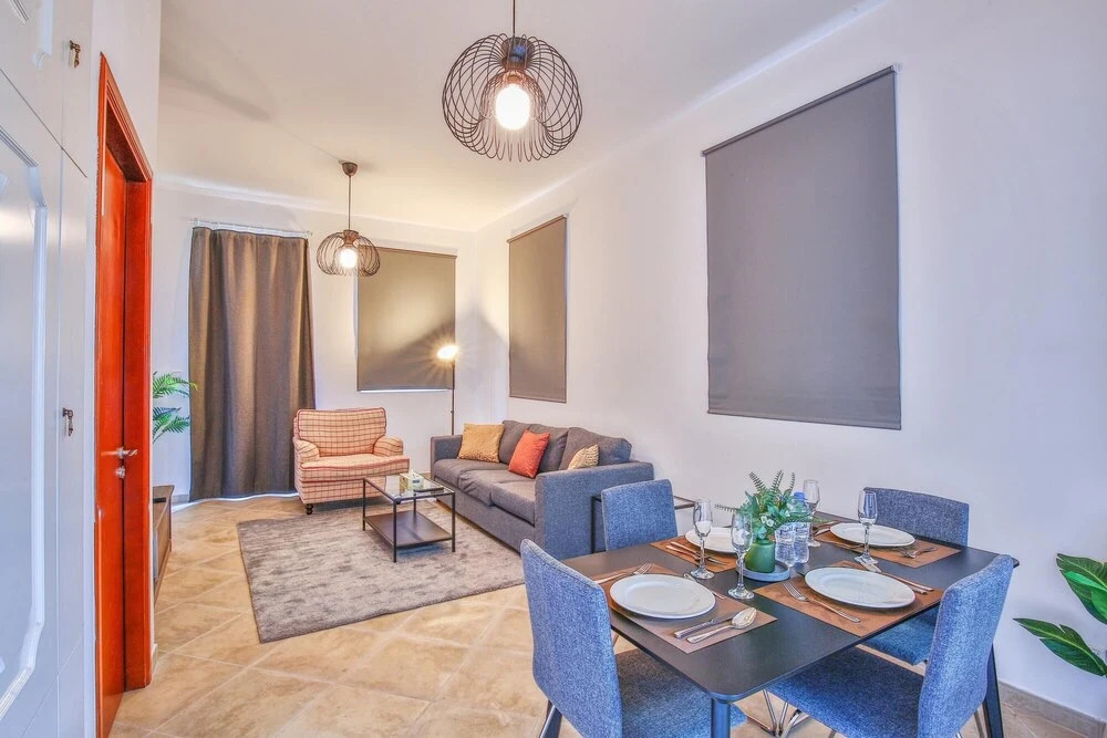 1 BR w Pool Motor-sport Themed apt
