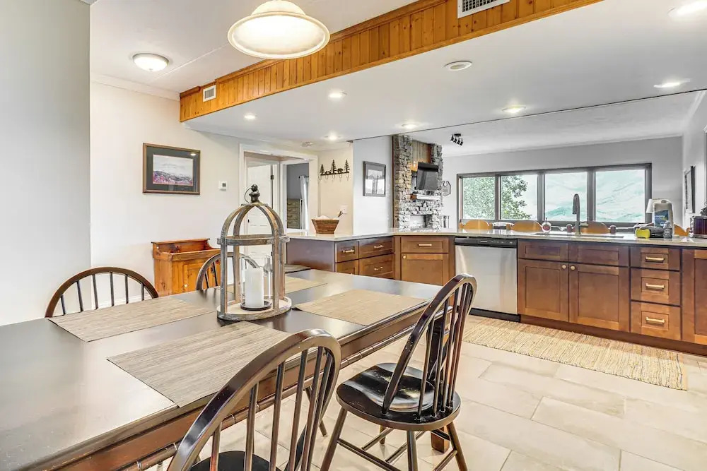 Hike, Swim & Explore: Mtn-view Condo in Gatlinburg