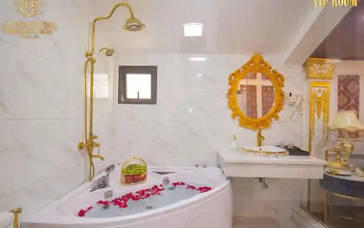 Kings Hotel Dịch Vọng