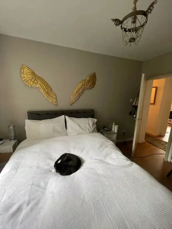 Cosy & Chic 1BD Flat - 6 Minutes to Notting Hill!
