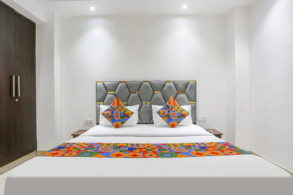 Fabhotel 24&7