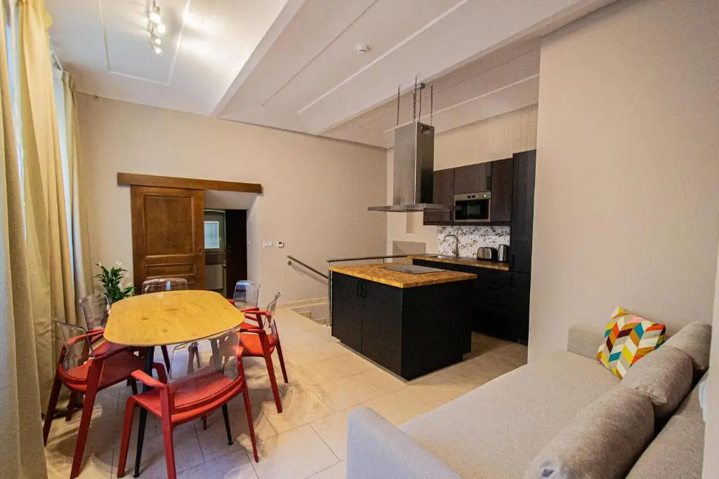 Modern and Spacious Apartments in City Center