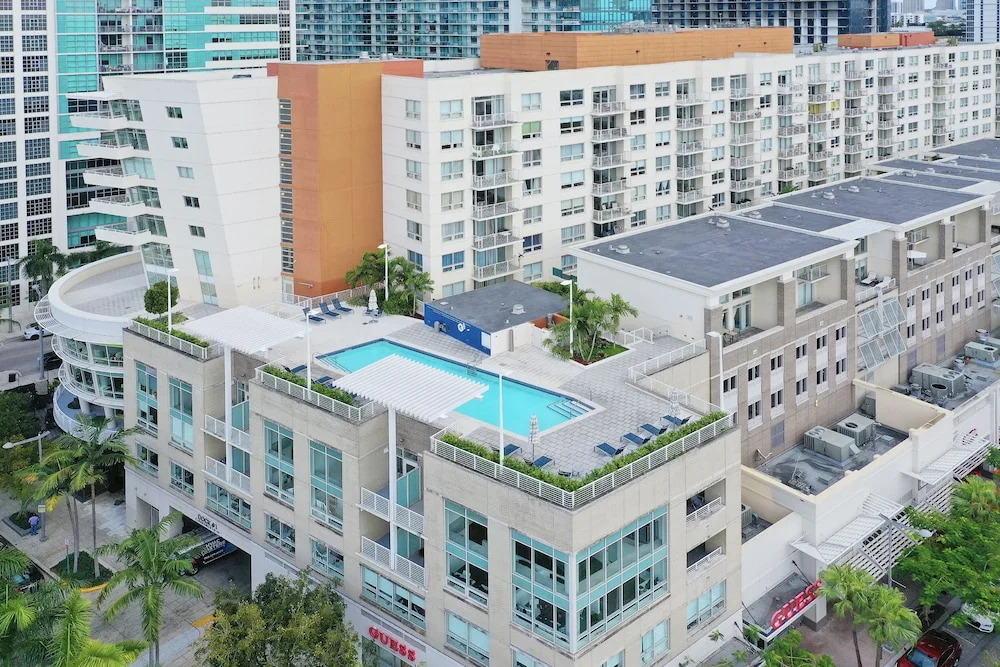 Miami World Rental - Midtown 608
