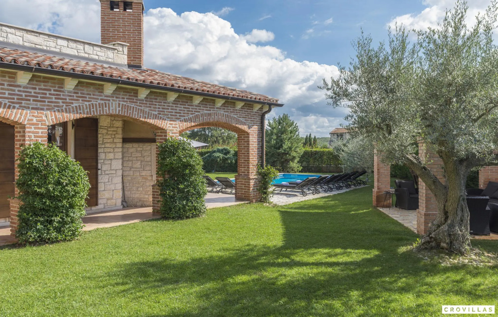 Rustica in Visnjan with 5 bedrooms and 1 bathrooms
