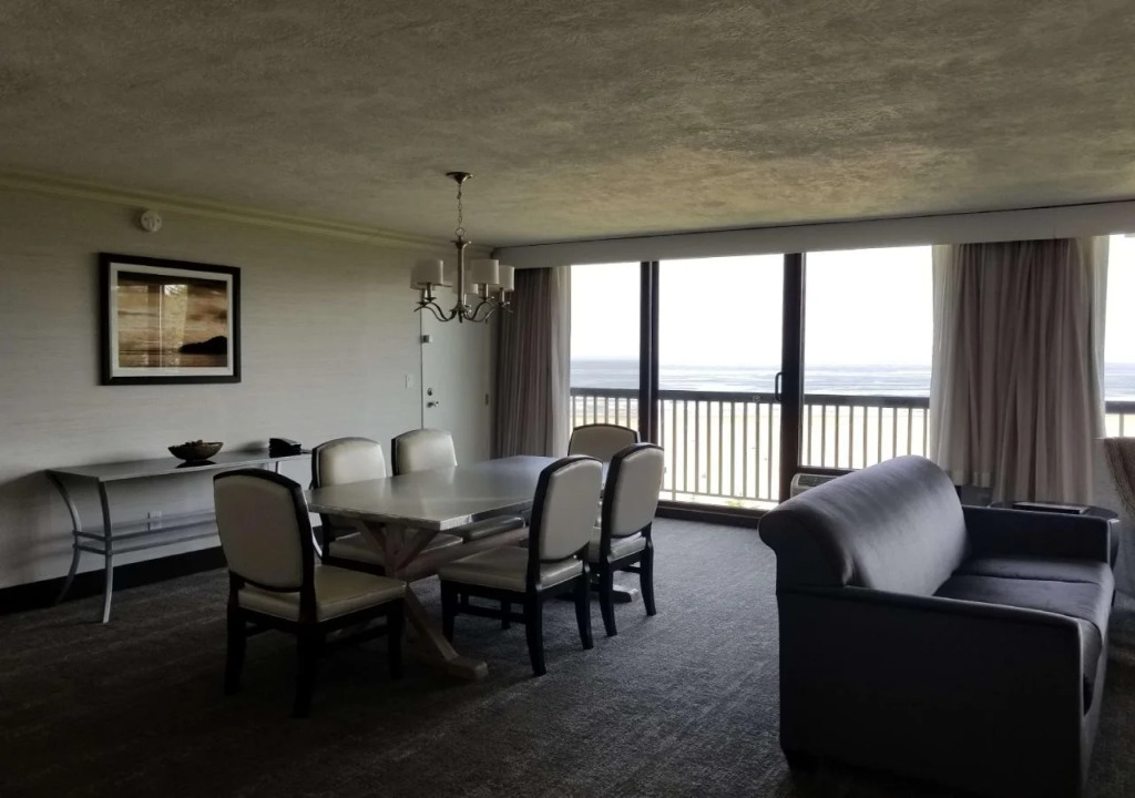 Best Western Plus South Bay Hotel