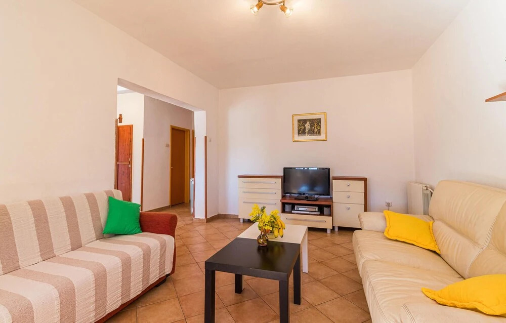 Nice Apartment in Pula With Wifi and 2 Bedrooms