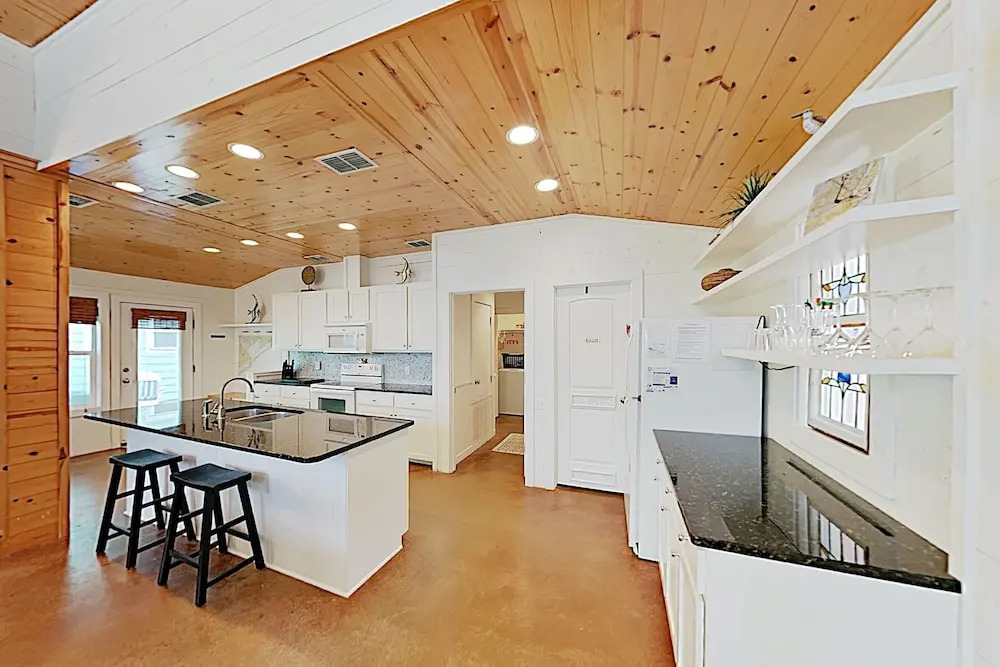 New Listing! Ge Walk Charmer -- Near Beach 3 Bedroom Home