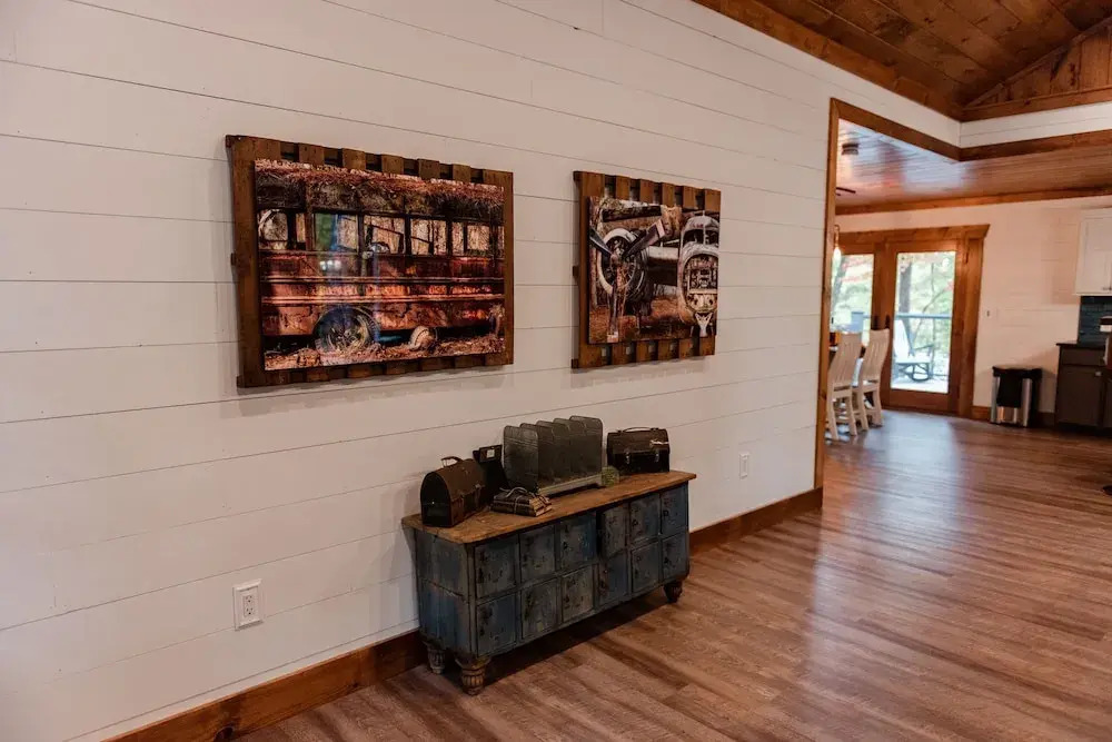 Bigfoots Retreat 2 Bedroom Chalet by RedAwning