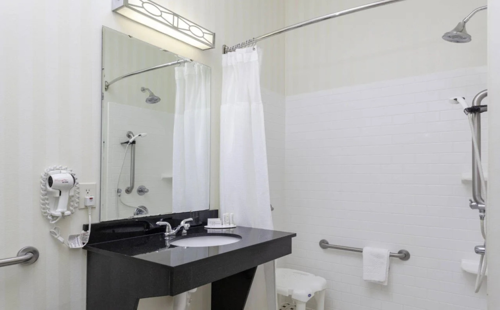 Fairfield Inn and Suites by Marriott Seymour