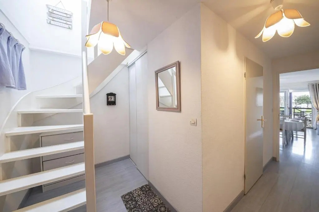 Appartement vue sur le port avec piscine commune