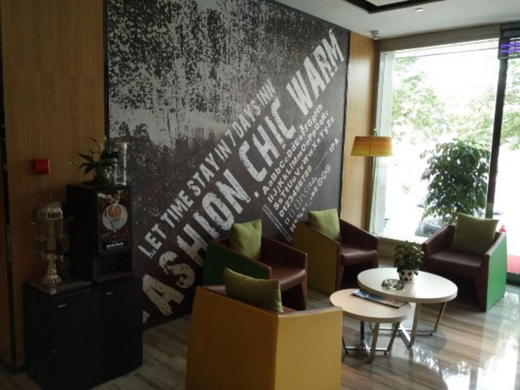 IU Hotel Luoyang Railway Station LongMen Grottoes