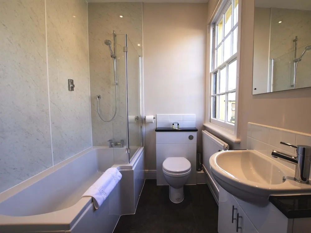 The Crown Inn Hotel