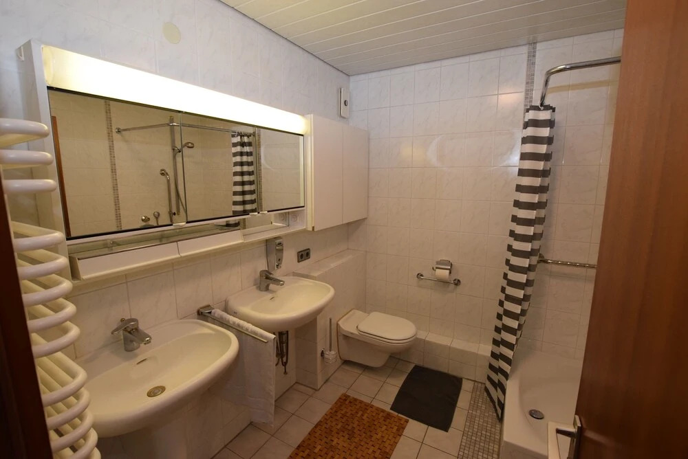 AB Apartment 83