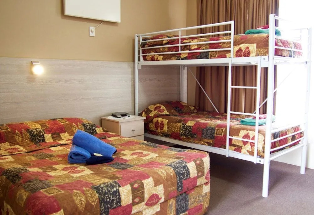 Norfolk Pines Motel