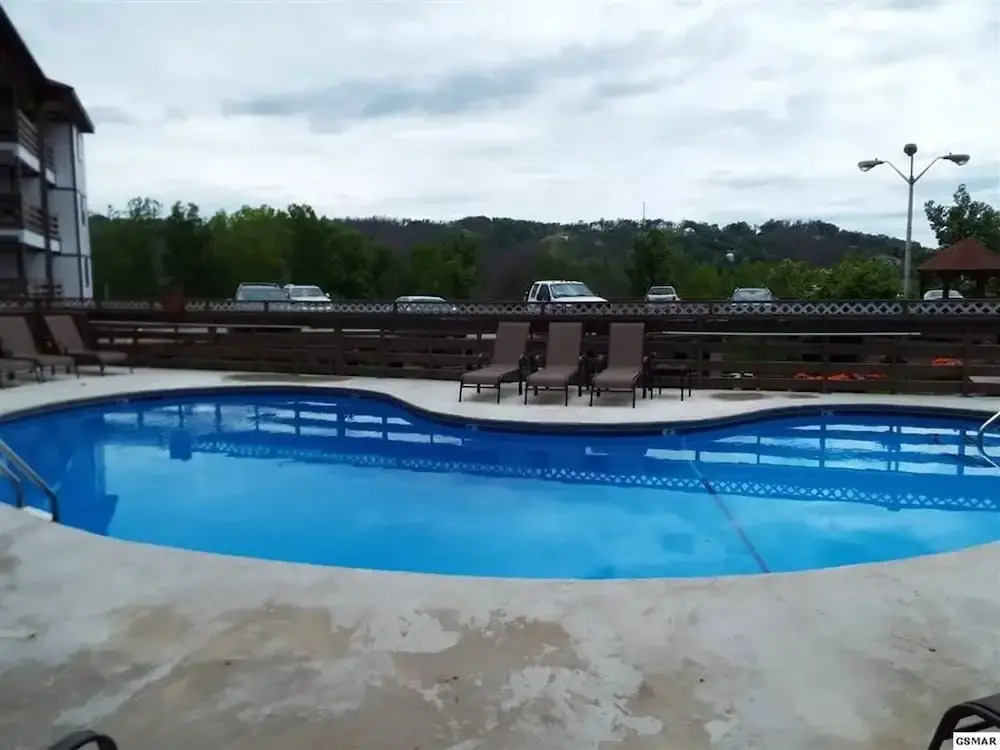 NEW Renovated Fabulous 2 bed 2 Bath Pool View