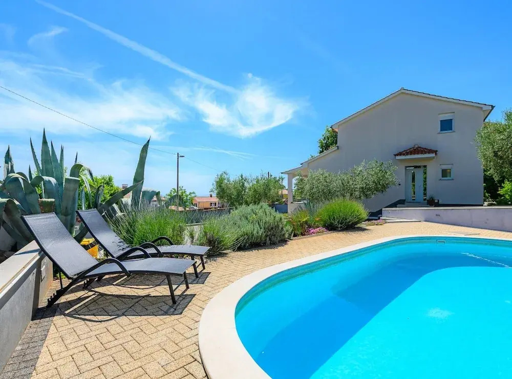 Villa Elisa With View