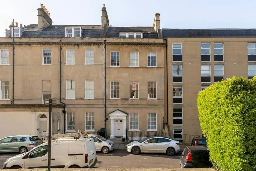 Rooftop Retreat - 2 Double Beds W/ Stunning Views (Adults Only)