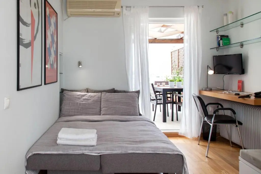 Homz AH02 Kolonaki Penthouse Studio