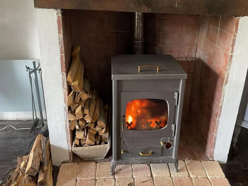 Nice holiday home in Saint-Pierre-de-Frugie with garden