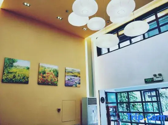 Super 8 Hotel (Lanzhou Dongfanghong Metro Station)
