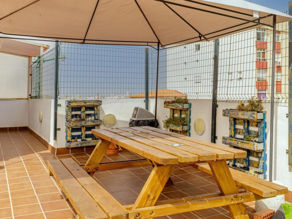 LA MERCED Studio VII