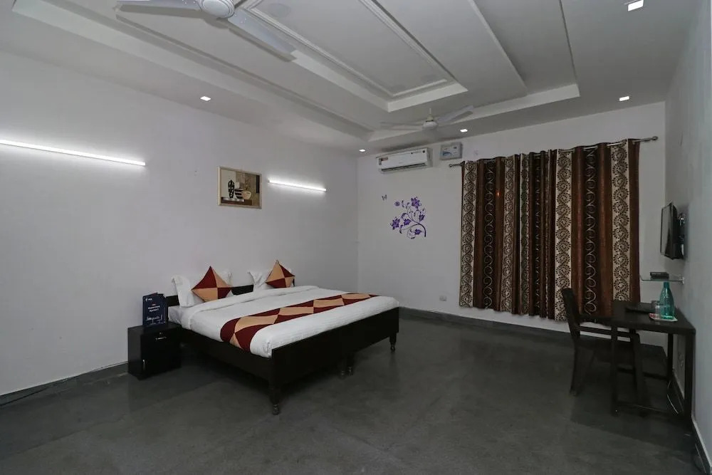 OYO 11533 Hotel Green view