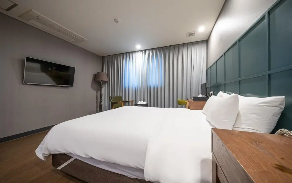 Guri Elin Hotel