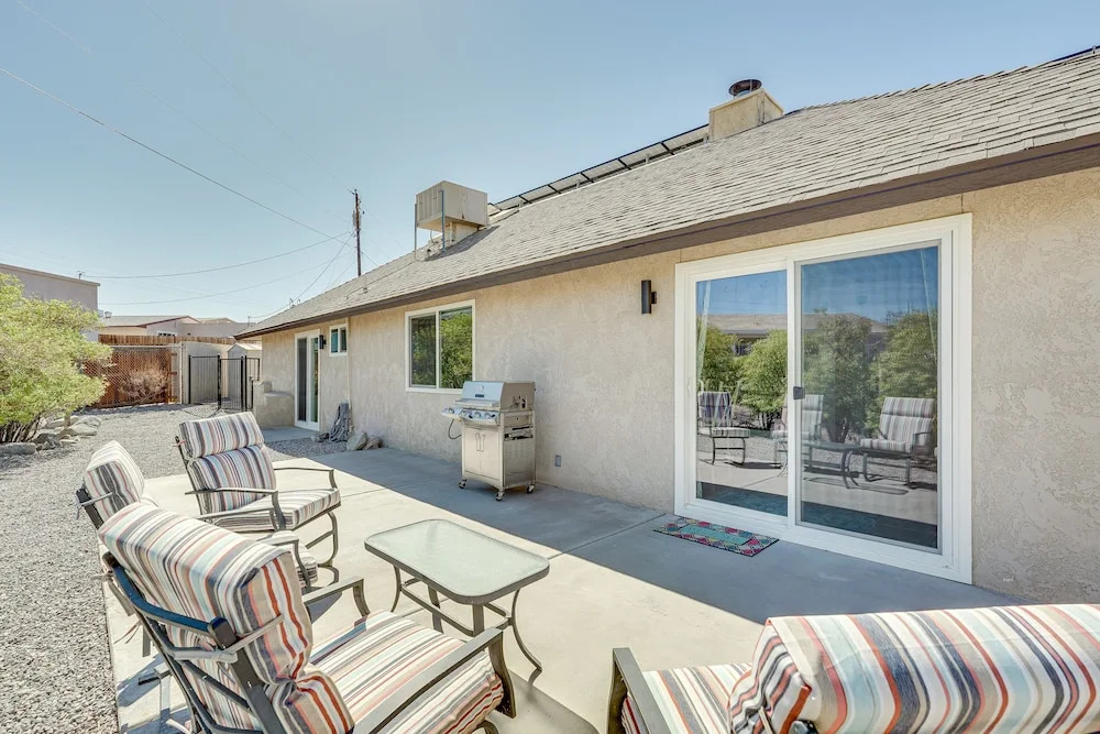 Furnished Patio + Pool: Lake Havasu City Getaway!
