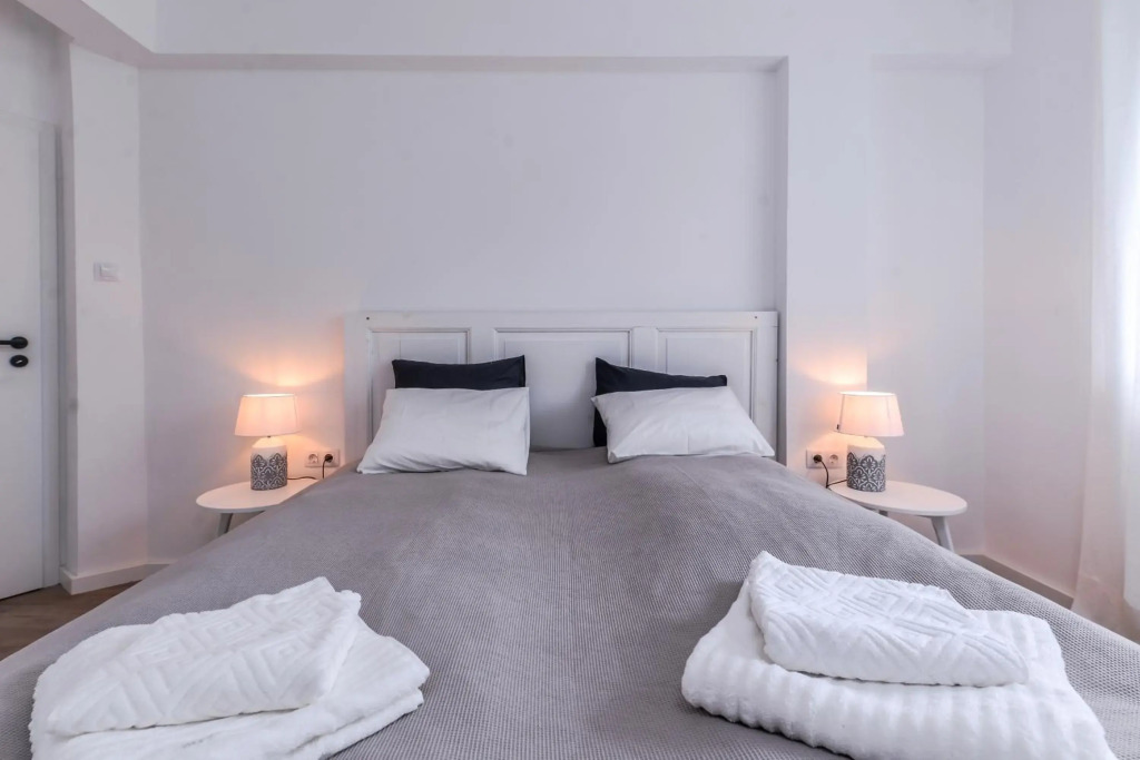 66 Apartment - Stylish Two Bedroom in Lozenets District